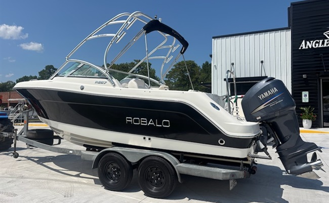 2009 Robalo R 227